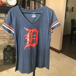 Women’s sports shirt